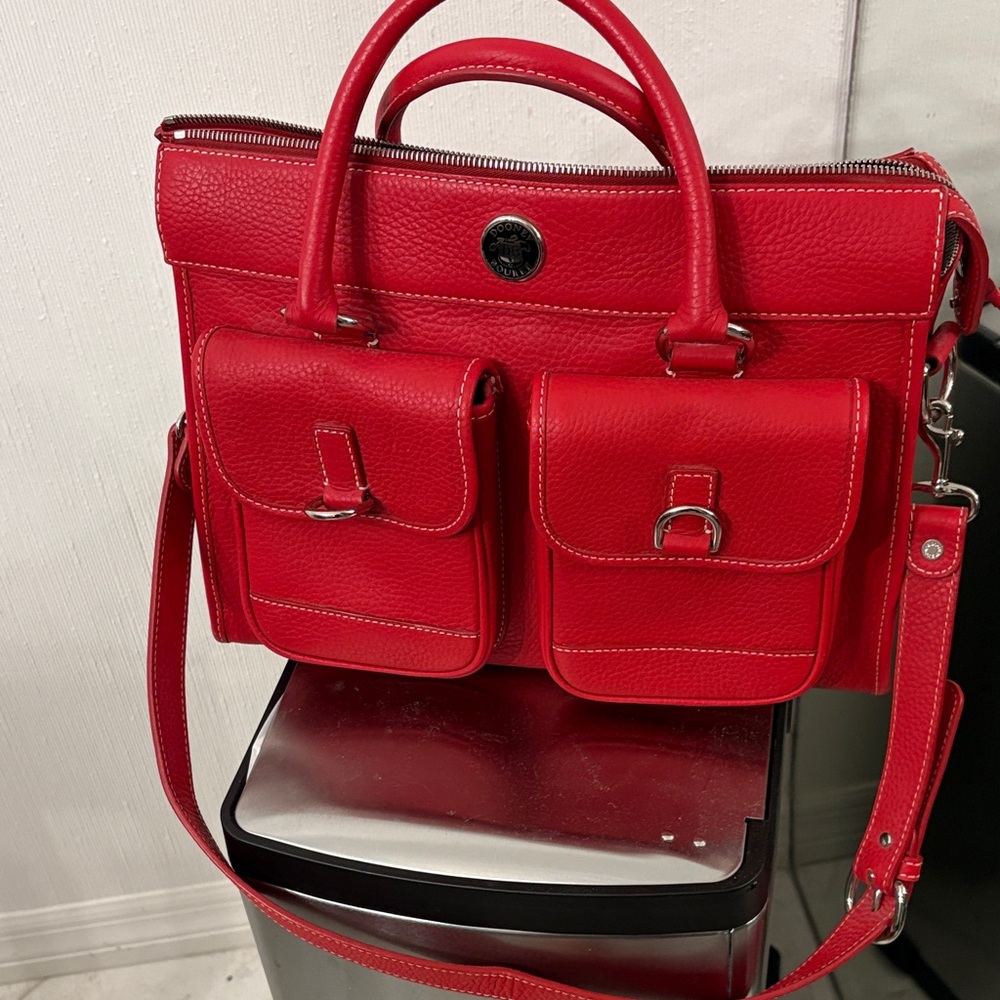 Elegant Dooney & Bourke handbag